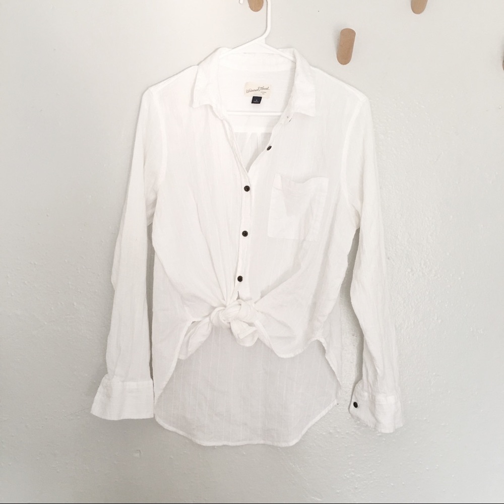 White button up. Jenni Kayne lookalike